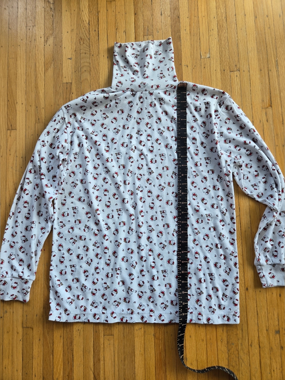 Hello Kitty Turtleneck Long Sleeve Top M